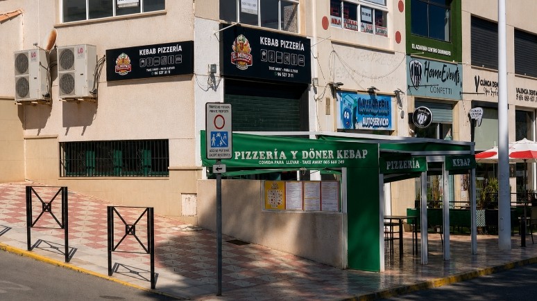   — Компания El mundo в Gran Alacant